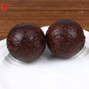1Pair Sandalwood Handheld Ball Relief Walnut Handheld Ball Massage Exercise Healthcare Plaything Hand-Worn Ball