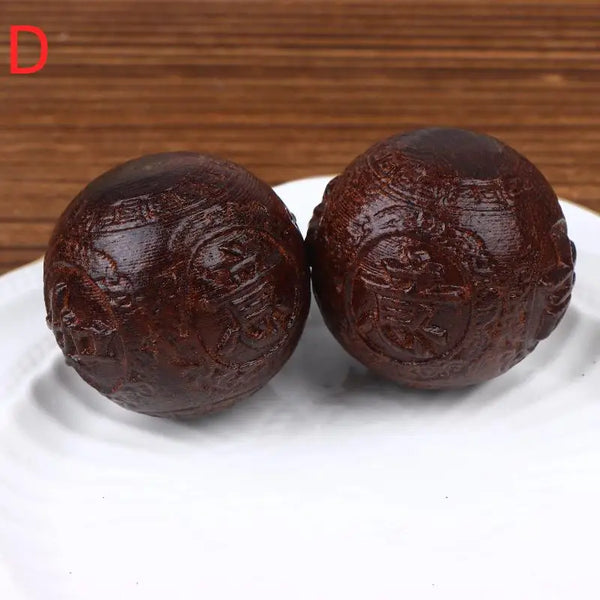1Pair Sandalwood Handheld Ball Relief Walnut Handheld Ball Massage Exercise Healthcare Plaything Hand-Worn Ball