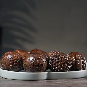 1Pair Sandalwood Handheld Ball Relief Walnut Handheld Ball Massage Exercise Healthcare Plaything Hand-Worn Ball