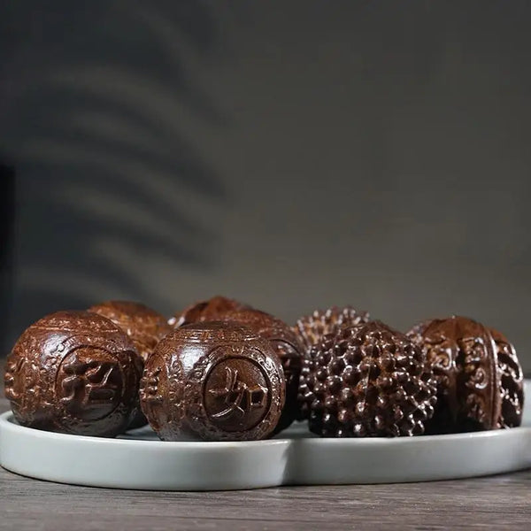 1Pair Sandalwood Handheld Ball Relief Walnut Handheld Ball Massage Exercise Healthcare Plaything Hand-Worn Ball