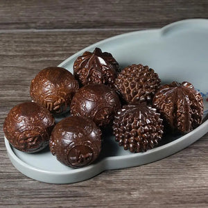 1Pair Sandalwood Handheld Ball Relief Walnut Handheld Ball Massage Exercise Healthcare Plaything Hand-Worn Ball